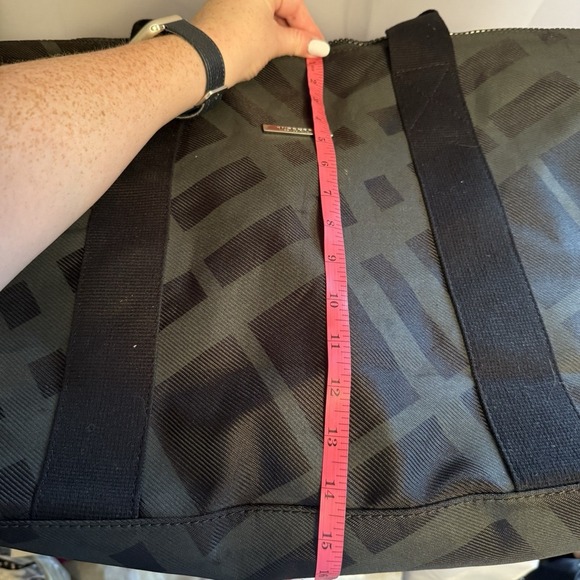 Burberry Fragrances Large Black Gray Checkered Duffle Overnight Weekend Bag Tote - Picture 11 of 13